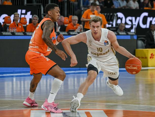 手严密盯防 手严密盯防