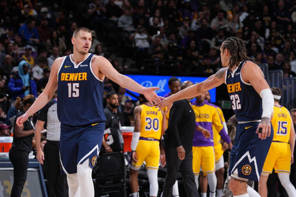 持续在安菲 持续在安菲